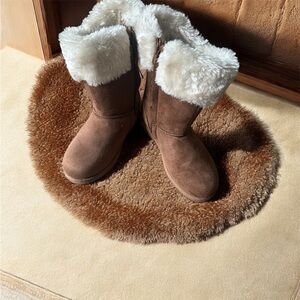 Cozy Brown Kids Boots with Faux Fur Lining